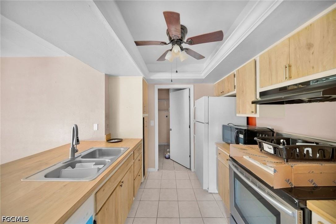 517 Se 23rd Pl - Photo 5 of 16