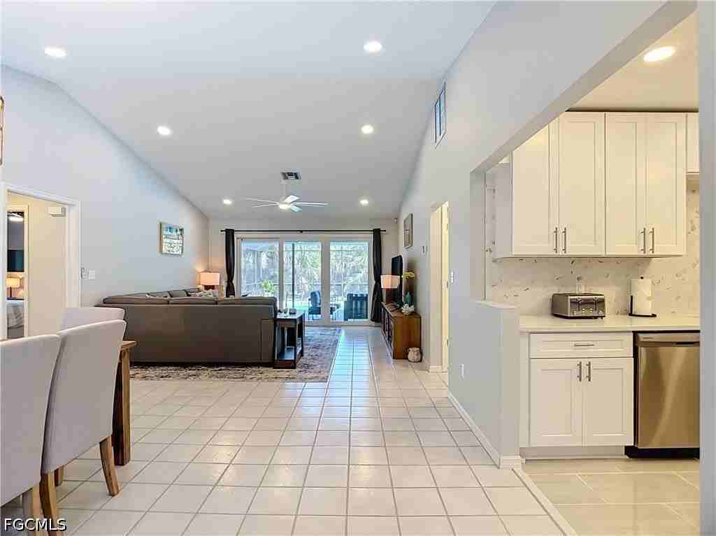 1140 29th St Sw - Photo 4 of 40