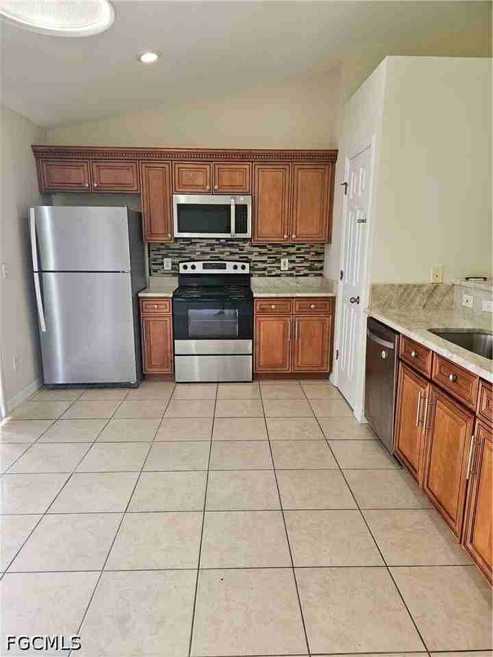 4316 9th St W - Photo 2 of 11
