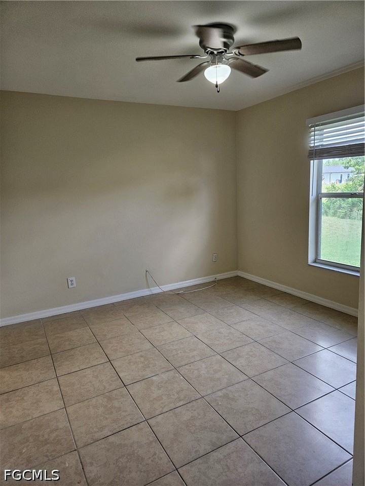 4316 9th St W - Photo 5 of 11