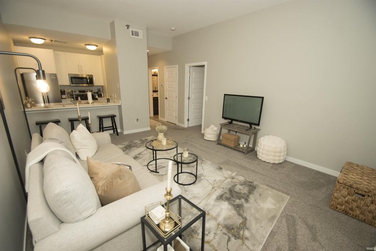 113 W Wayne St #404 - Photo 5 of 36