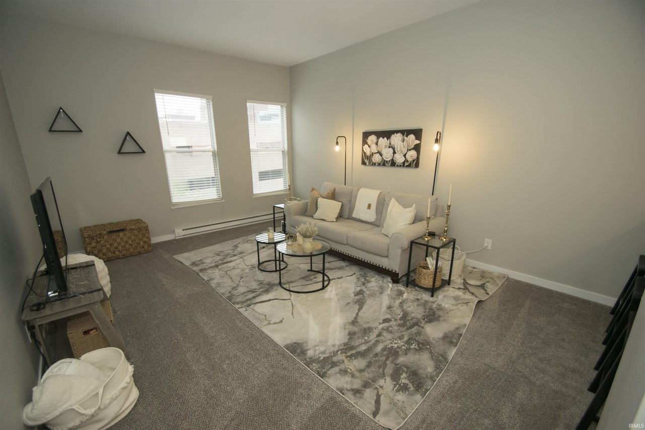 113 W Wayne St #404 - Photo 6 of 36