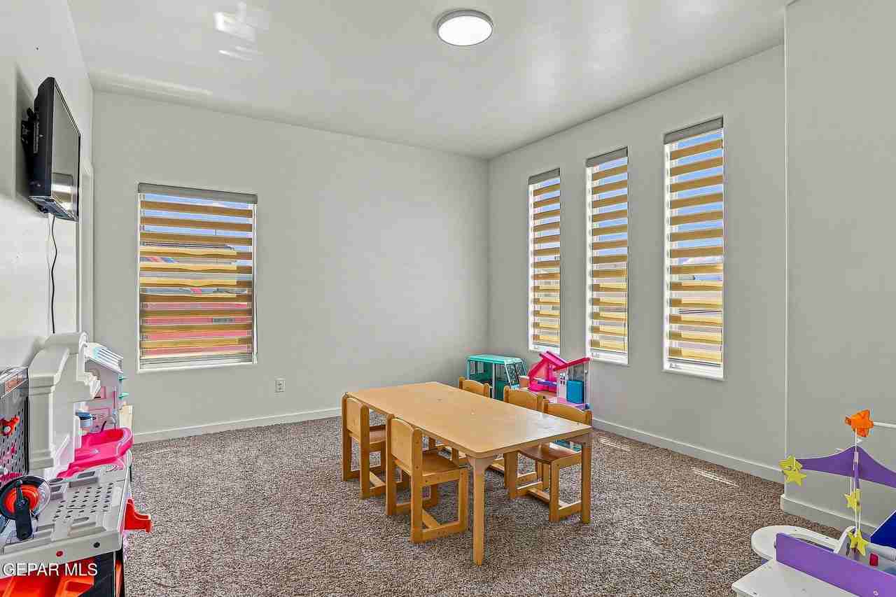 14585 John Mcneely Ave - Photo 5 of 41