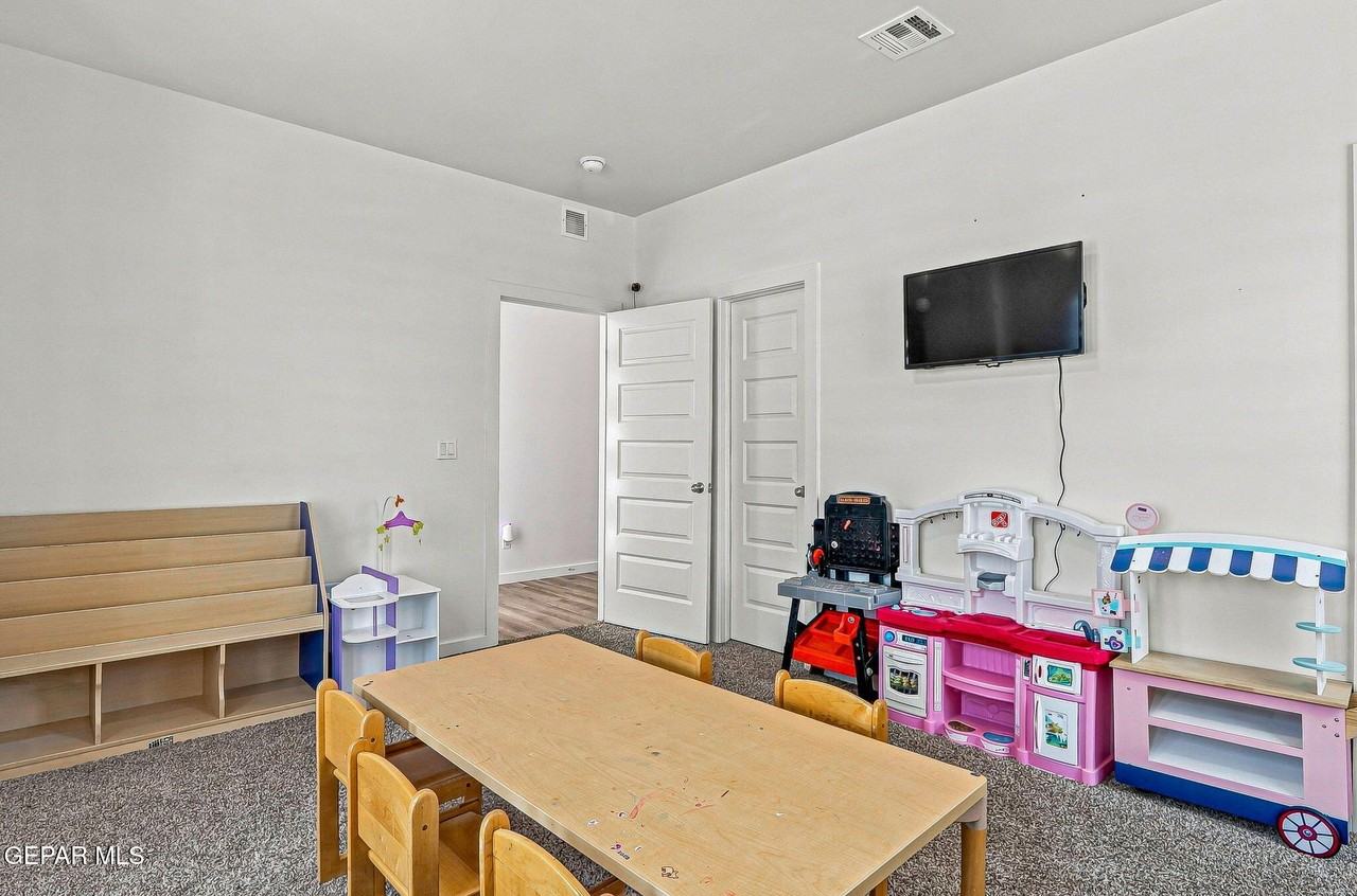 14585 John Mcneely Ave - Photo 6 of 41