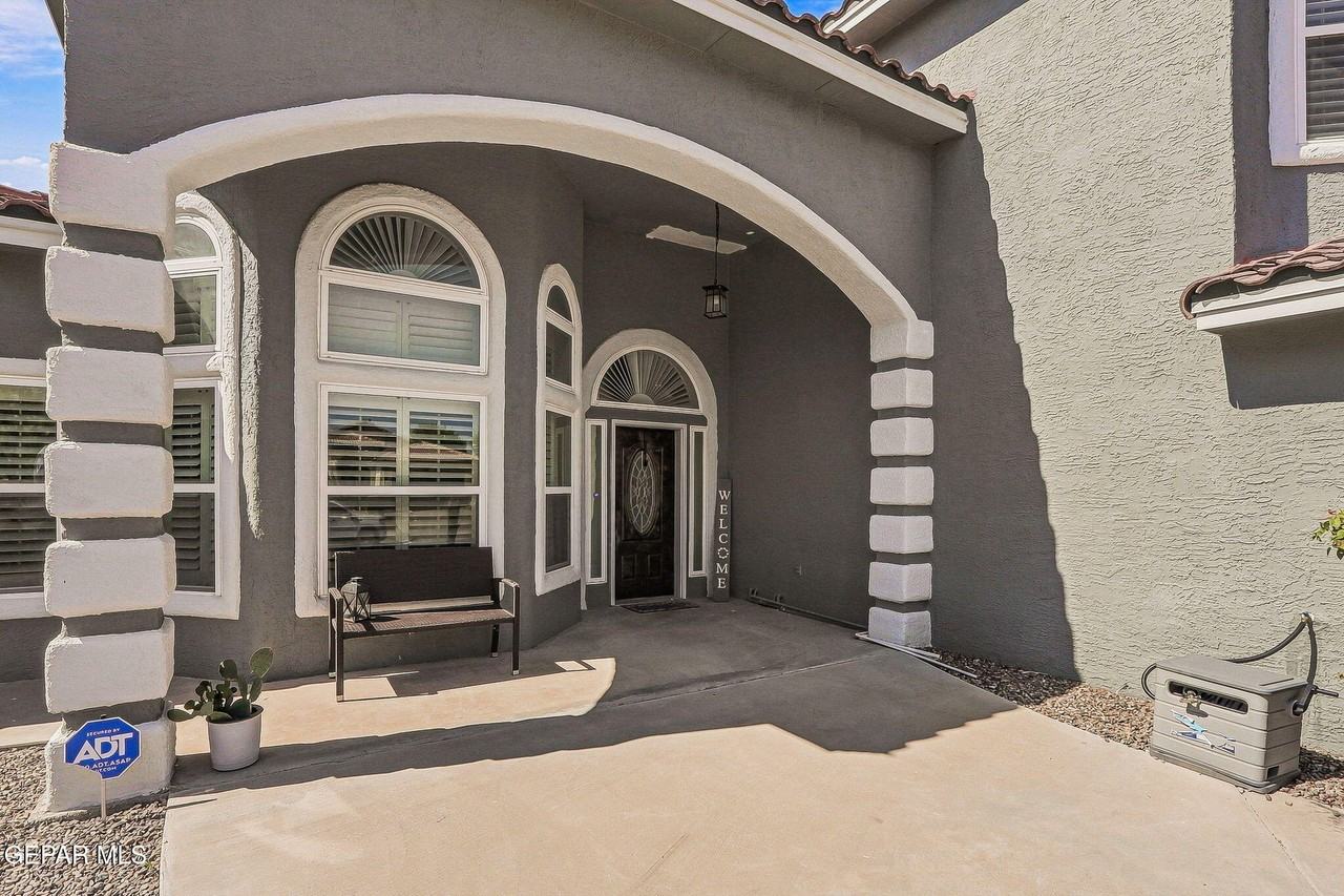 13566 Emerald Coast Ln - Photo 4 of 50