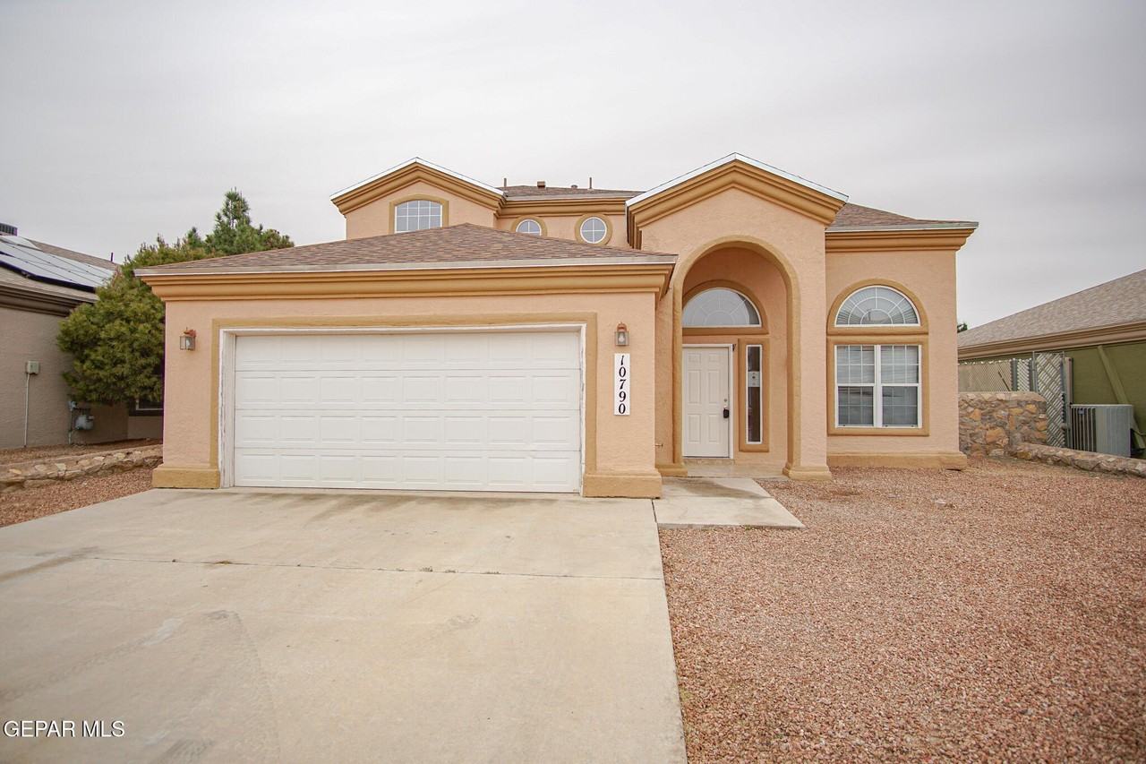 10790 Adin St - Photo 2 of 35