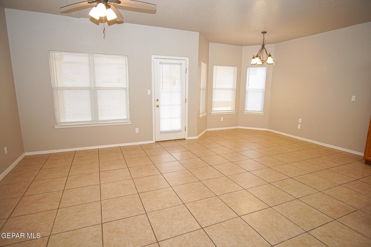 10790 Adin St - Photo 7 of 35