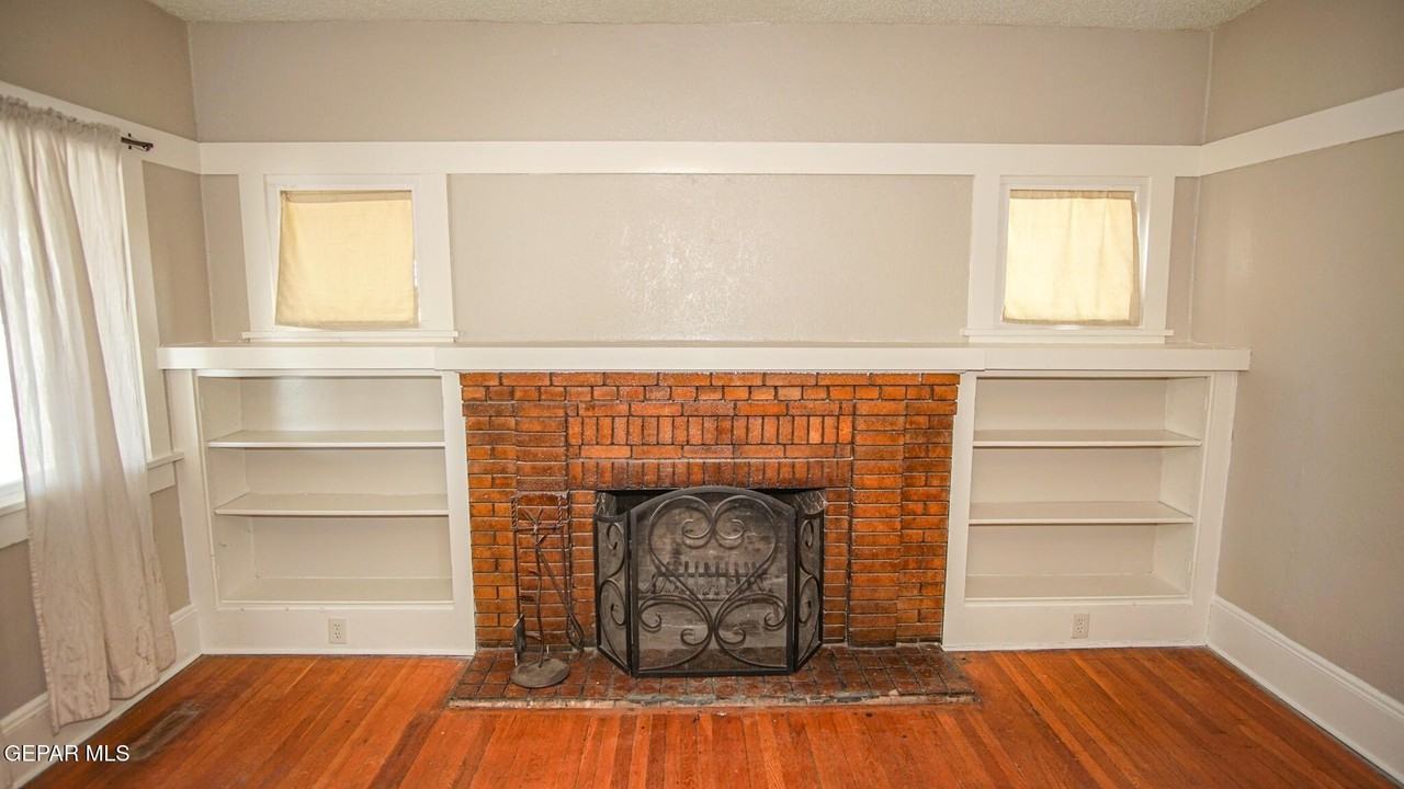 7600 Franklin Dr - Photo 4 of 32
