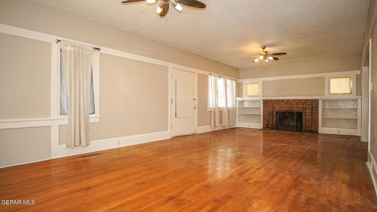 7600 Franklin Dr - Photo 5 of 32