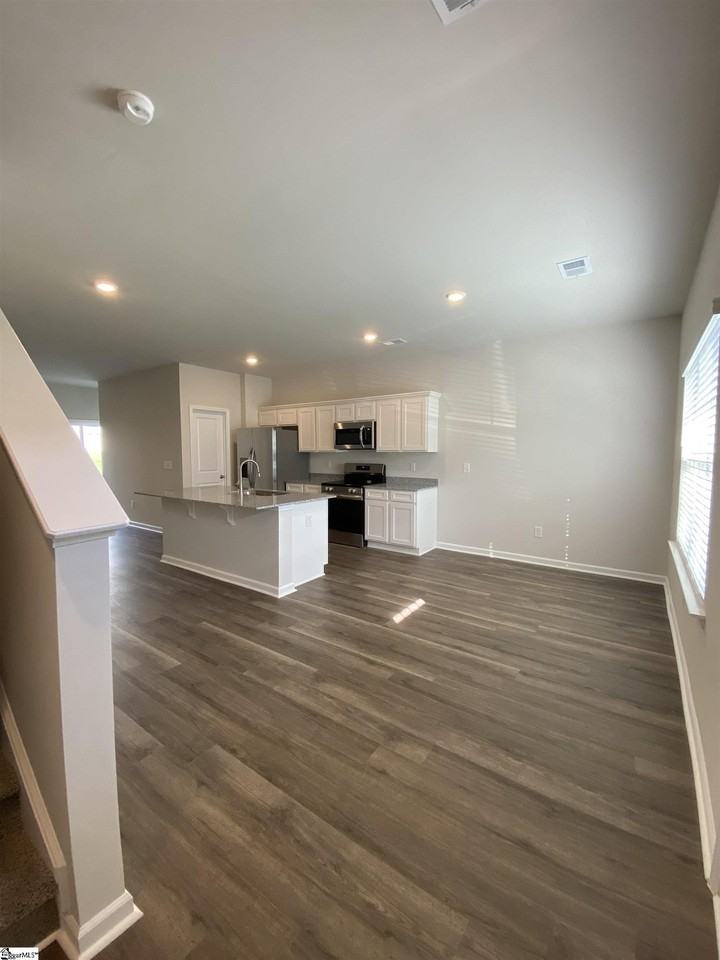 105 Lowland Dr - Photo 7 of 15