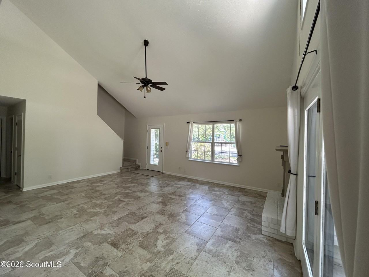 125 Atlantic Dr - Photo 5 of 15