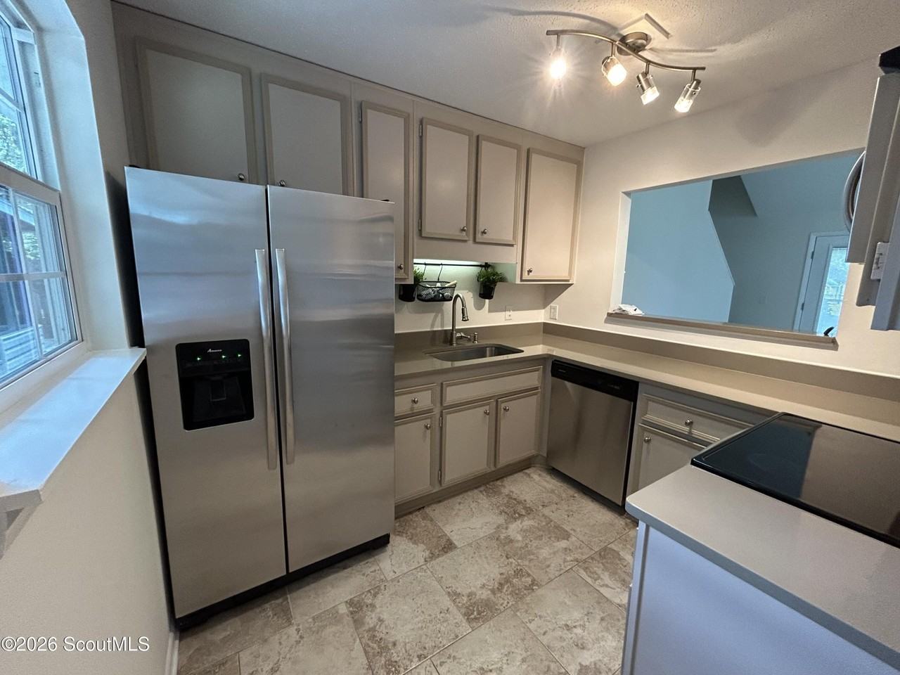 125 Atlantic Dr - Photo 7 of 15