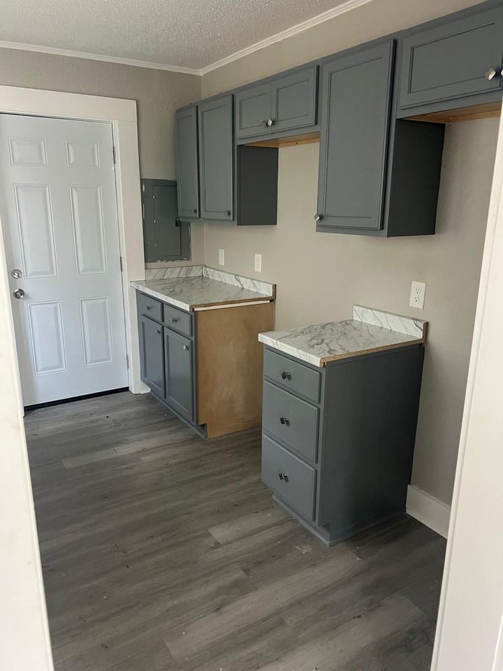 790 S Parkway E #1 - Photo 5 of 12