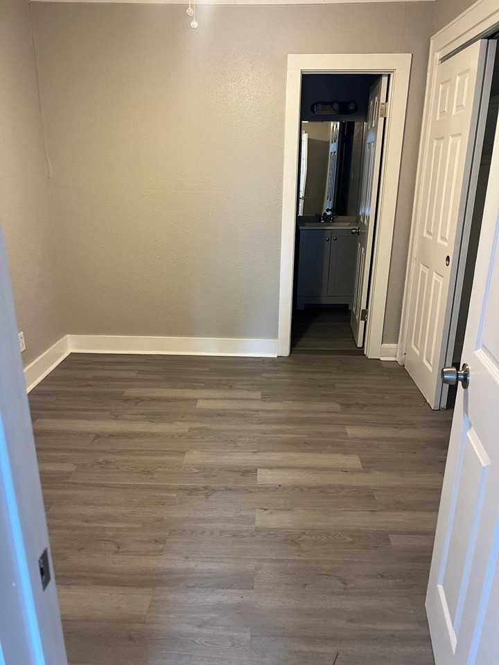 790 S Parkway E #1 - Photo 6 of 12