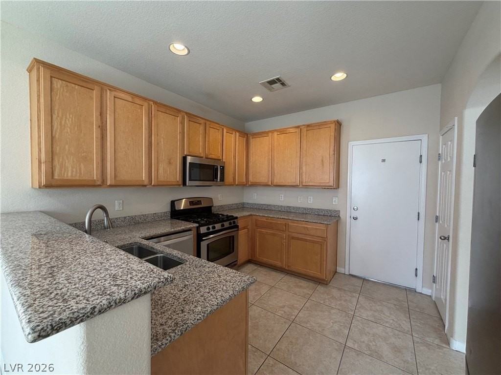 5553 Chapin Mesa Ave - Photo 3 of 12