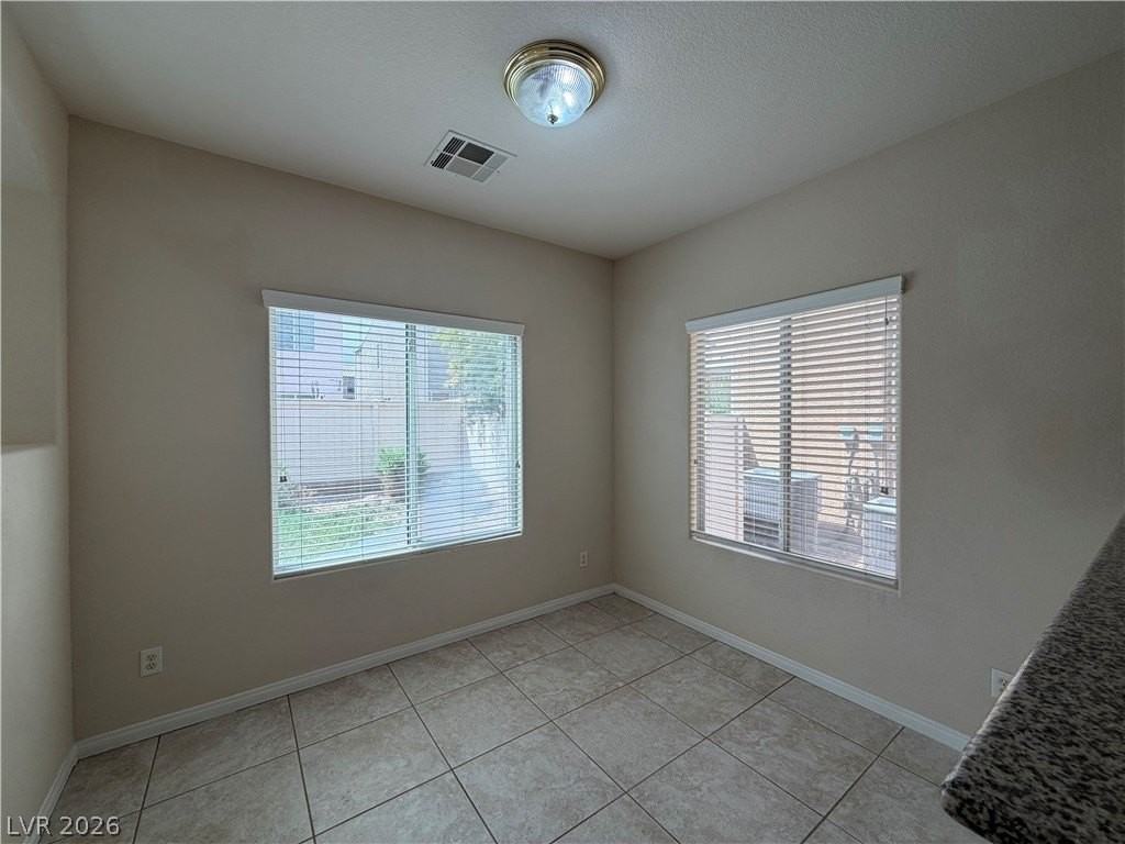 5553 Chapin Mesa Ave - Photo 4 of 12