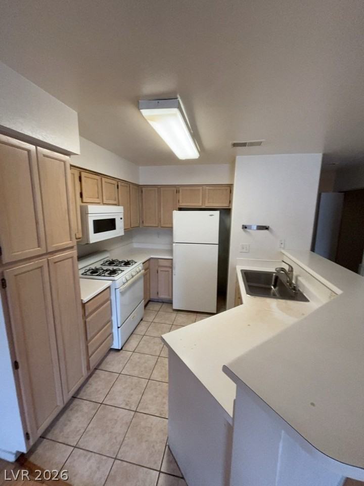 5415 W Harmon Ave #2010 - Photo 2 of 5