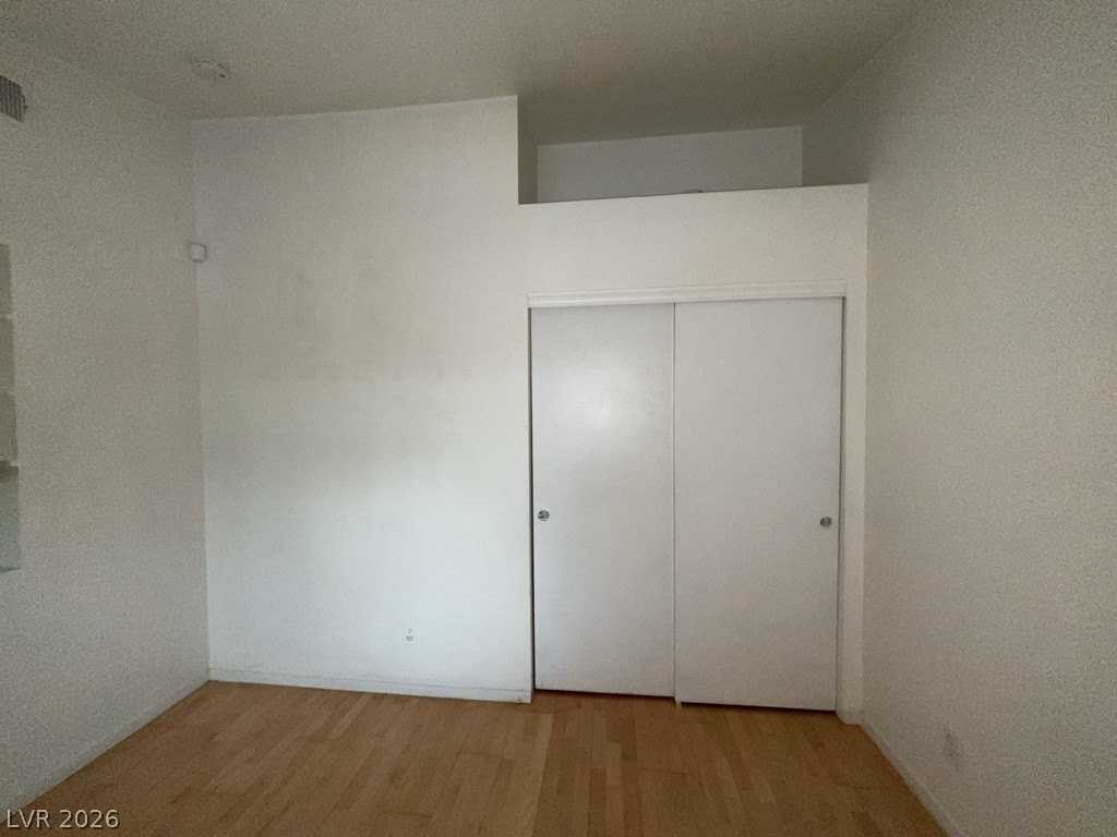 5415 W Harmon Ave #2010 - Photo 5 of 5