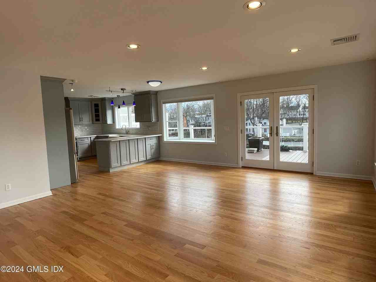 25 Davenport Ave #B - Photo 6 of 19