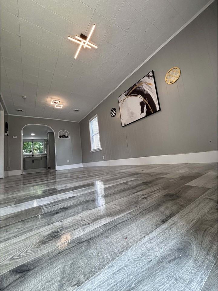 23384 Tawas Ave - Photo 4 of 7