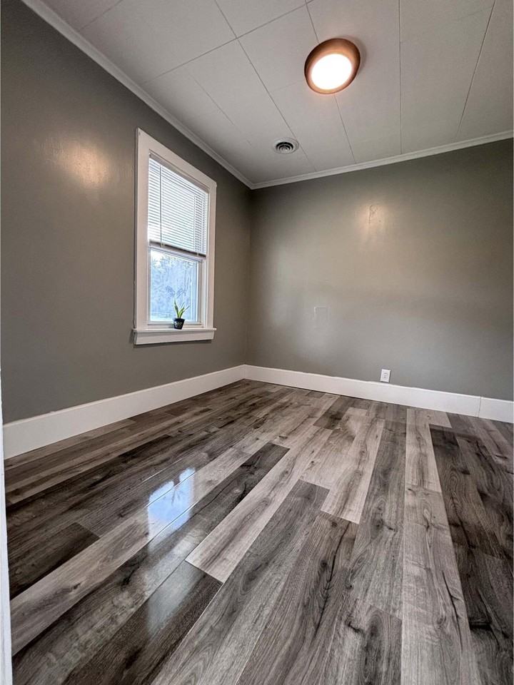 23384 Tawas Ave - Photo 6 of 7