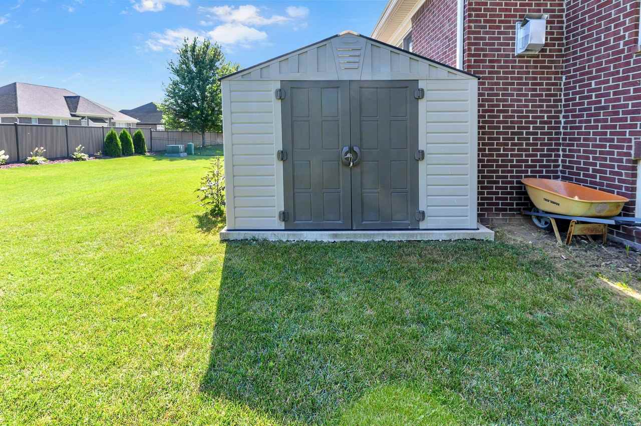 26574 Bronx Dr - Photo 7 of 37