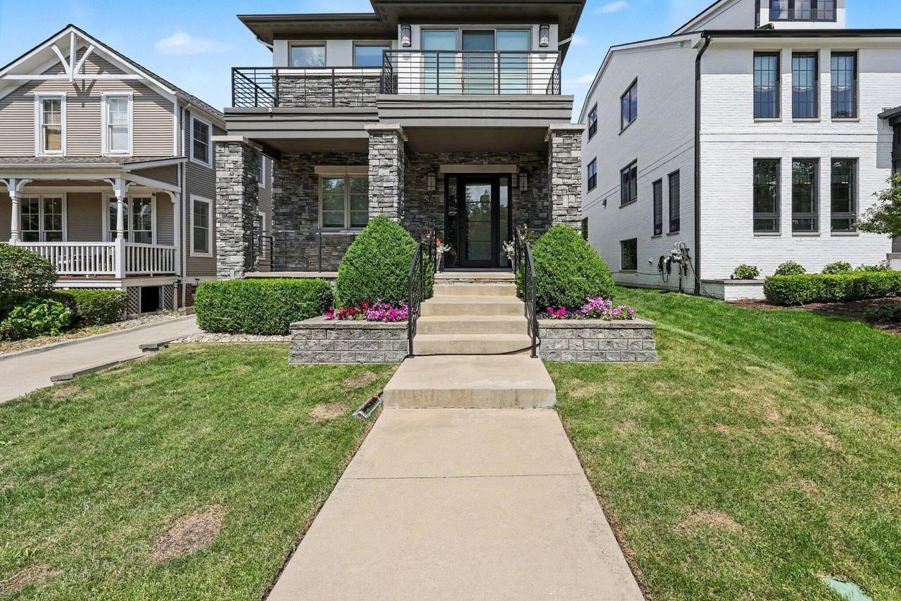 484 Park St - Photo 2 of 50