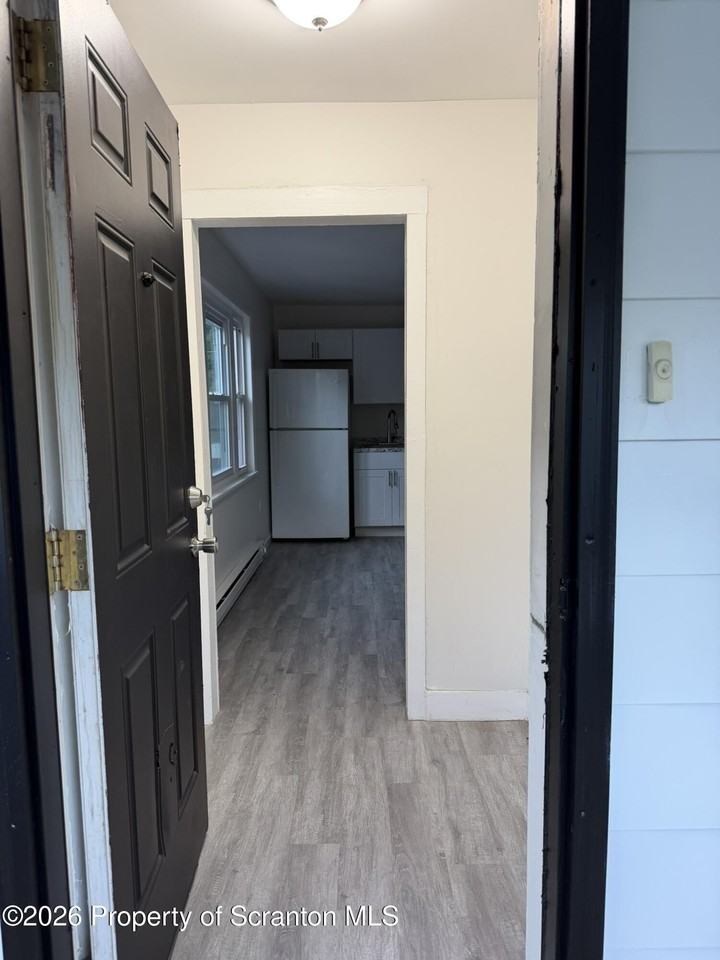 1161 Luzerne St #2ndFL - Photo 3 of 9