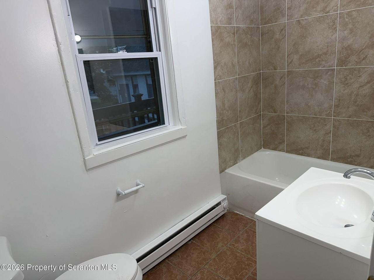1161 Luzerne St #2ndFL - Photo 5 of 9