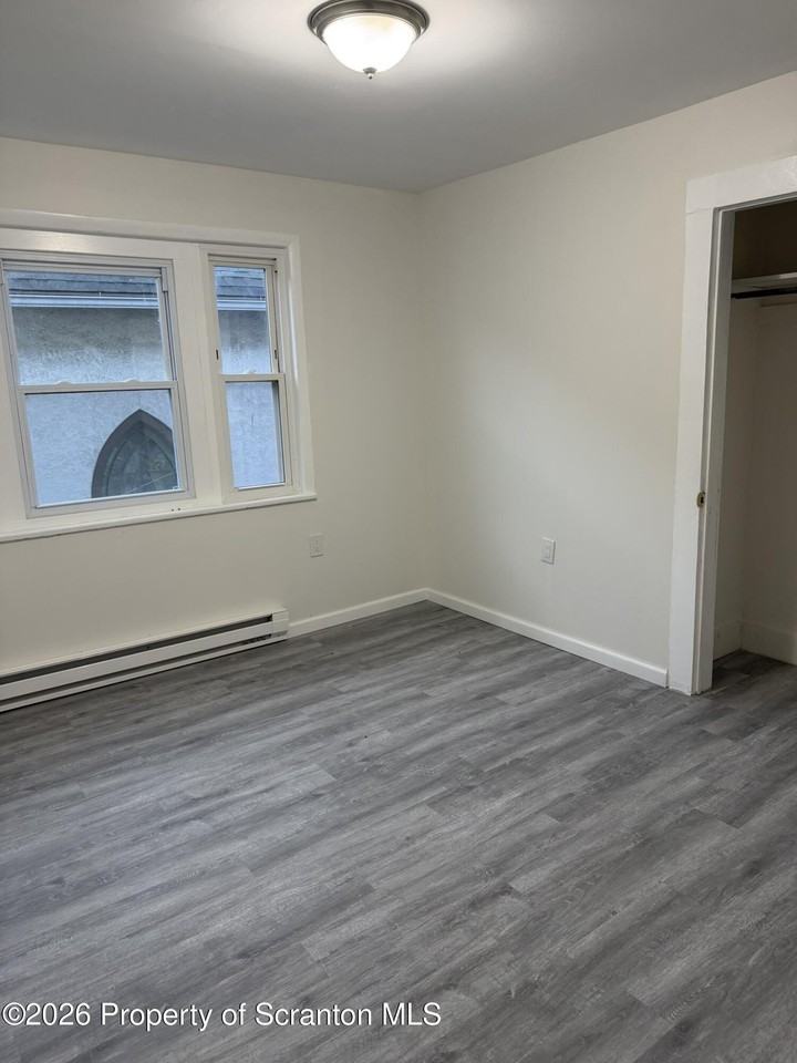 1161 Luzerne St #2ndFL - Photo 7 of 9
