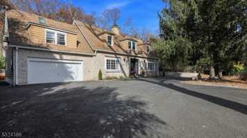 featured image of 89 East Dr