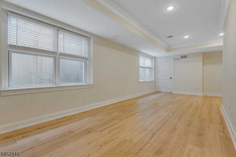 51 Summit Ave - Photo 7 of 38