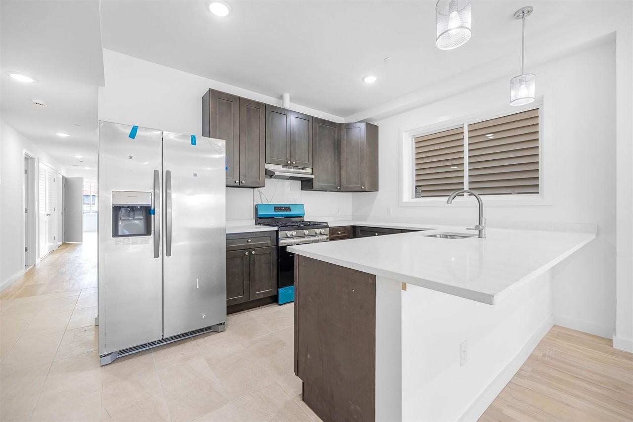 418 11th St #FL3 - Photo 5 of 23