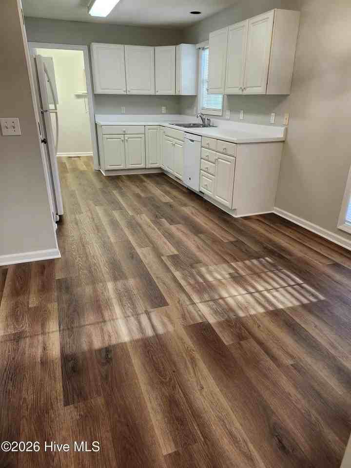 245 Fox Run Rd - Photo 4 of 19