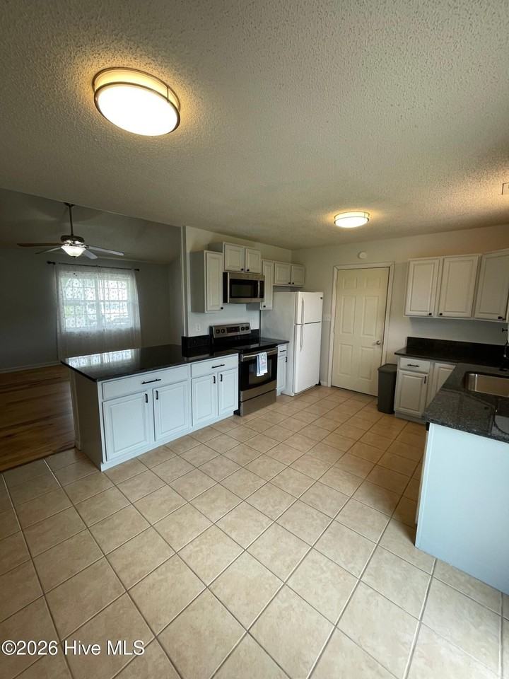 164 Glenwood Dr - Photo 6 of 18