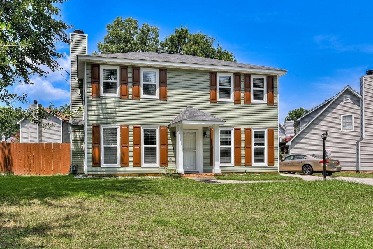2211 Pleasant Dr - Photo 2 of 35