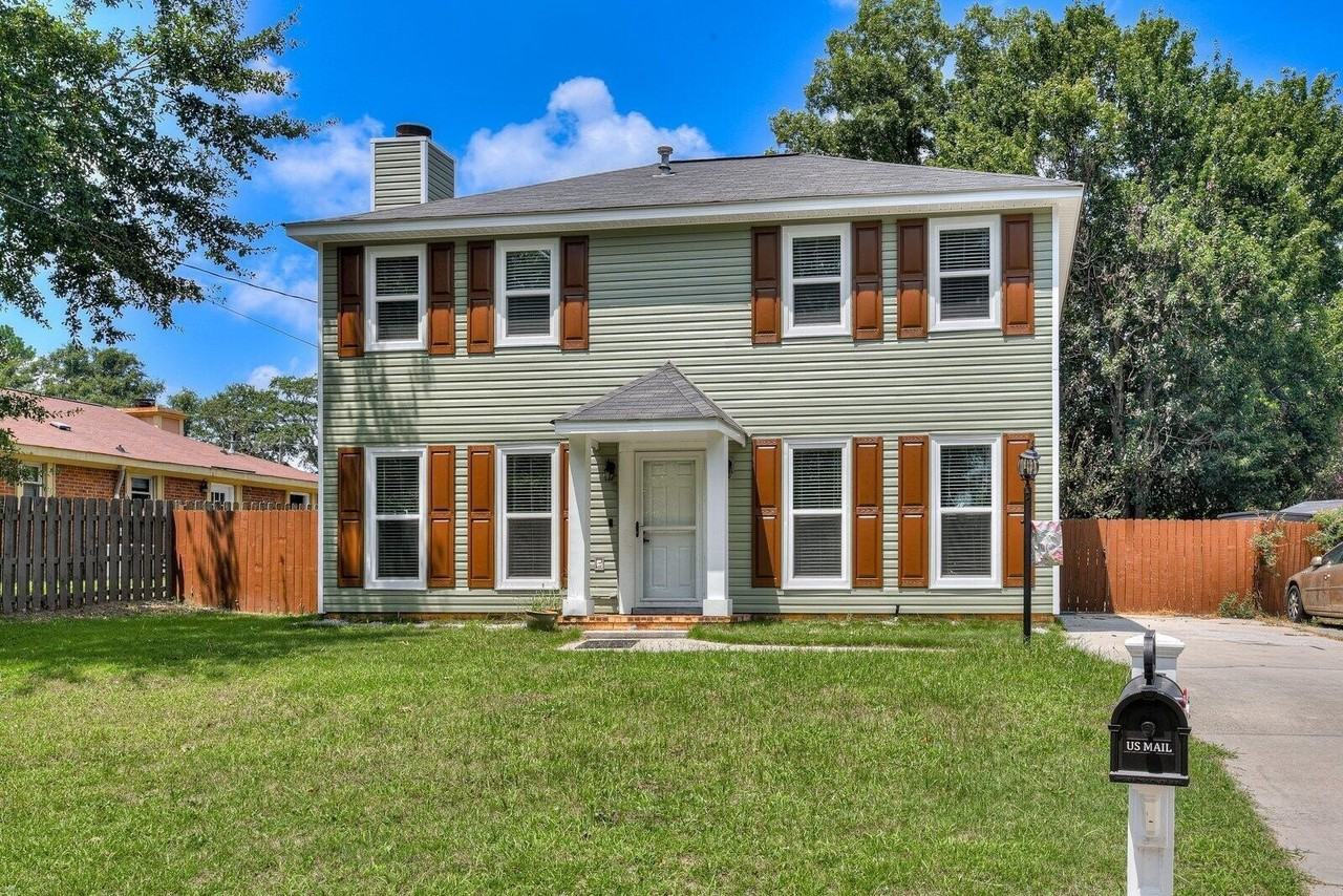 2211 Pleasant Dr - Photo 3 of 35