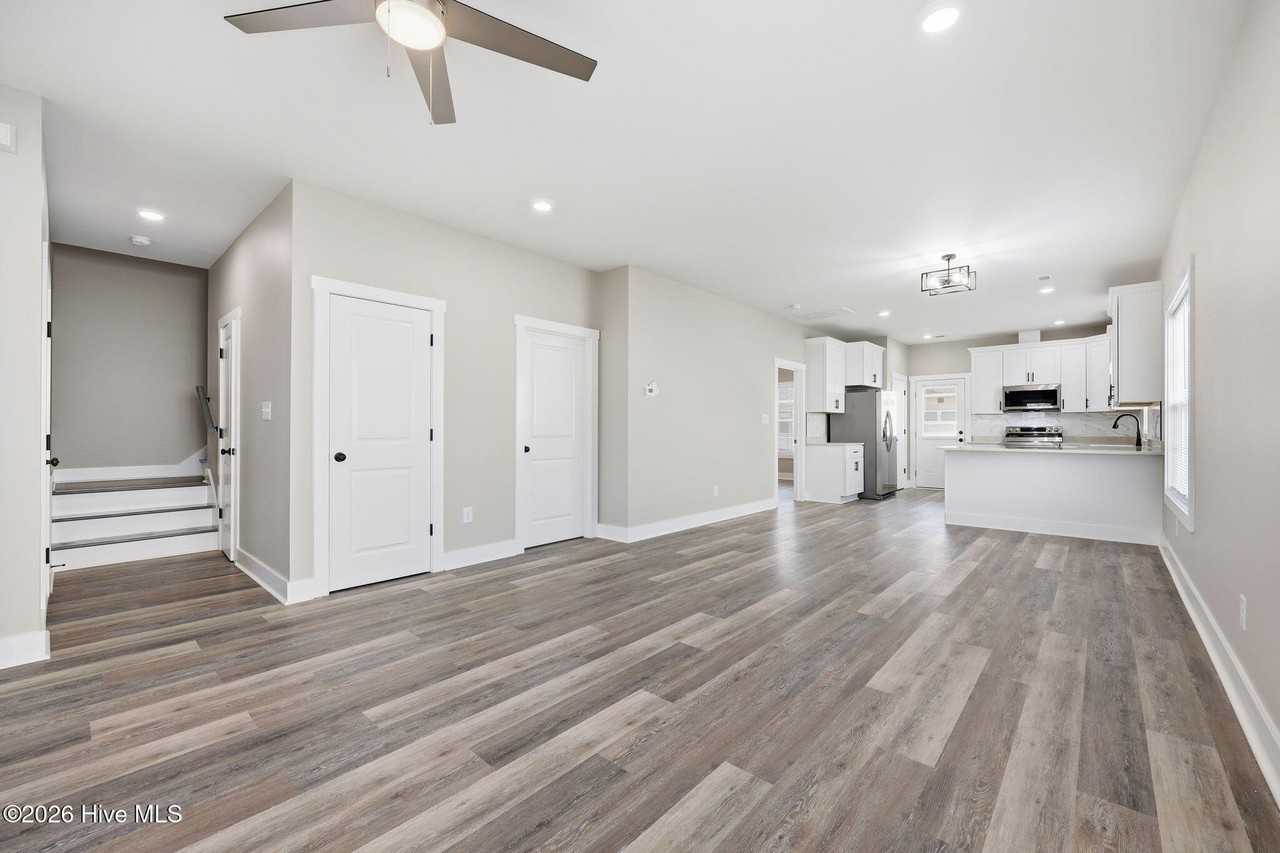 649 Abigail Taylor Dr #B - Photo 4 of 28