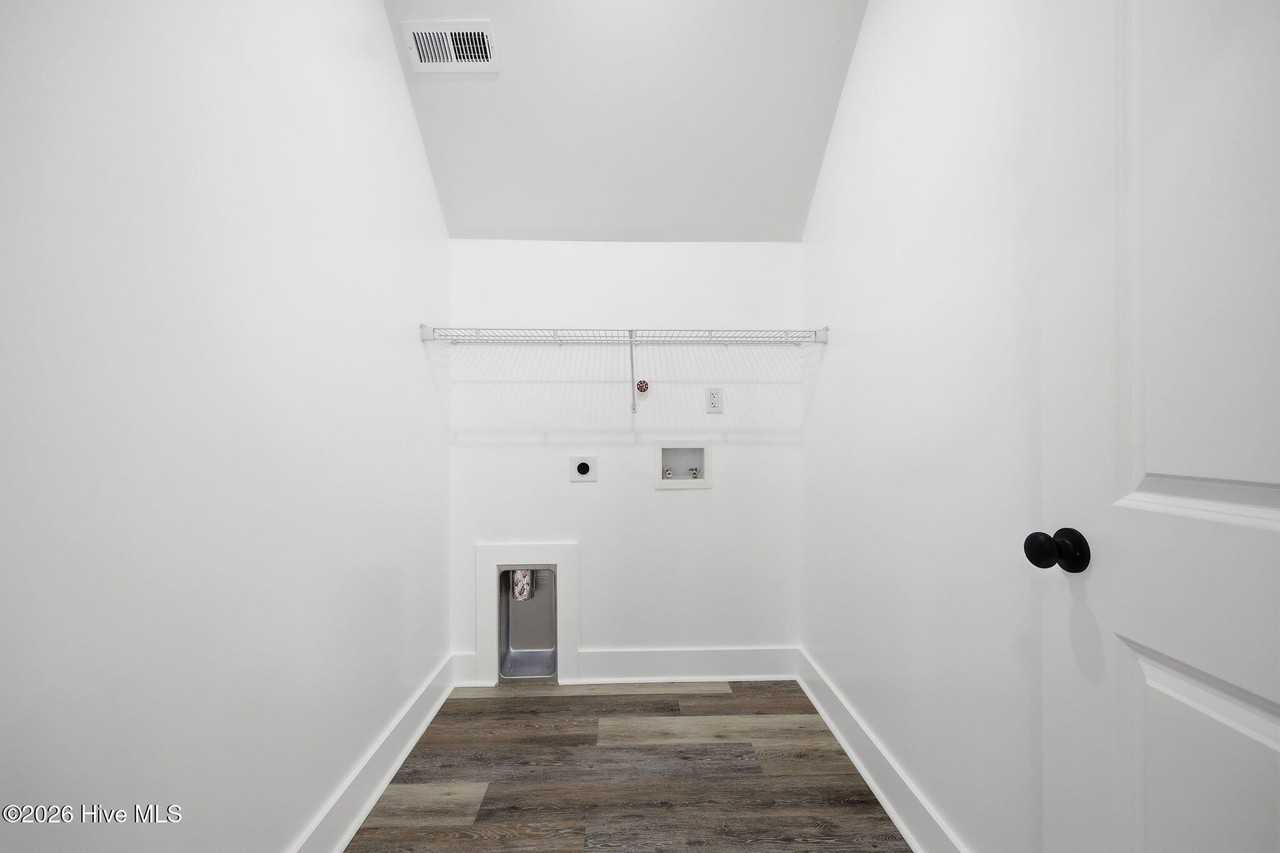 649 Abigail Taylor Dr #B - Photo 5 of 28