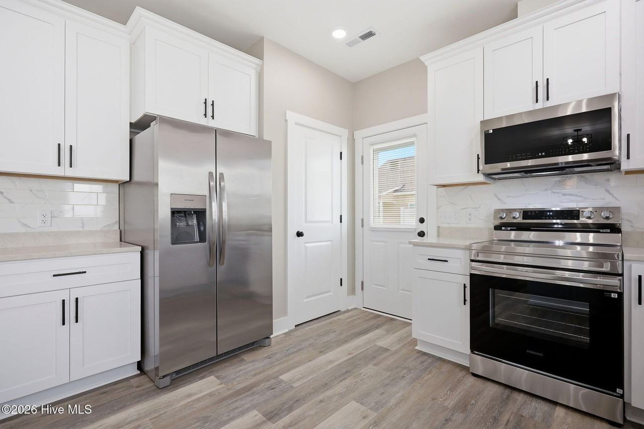 649 Abigail Taylor Dr #B - Photo 7 of 28