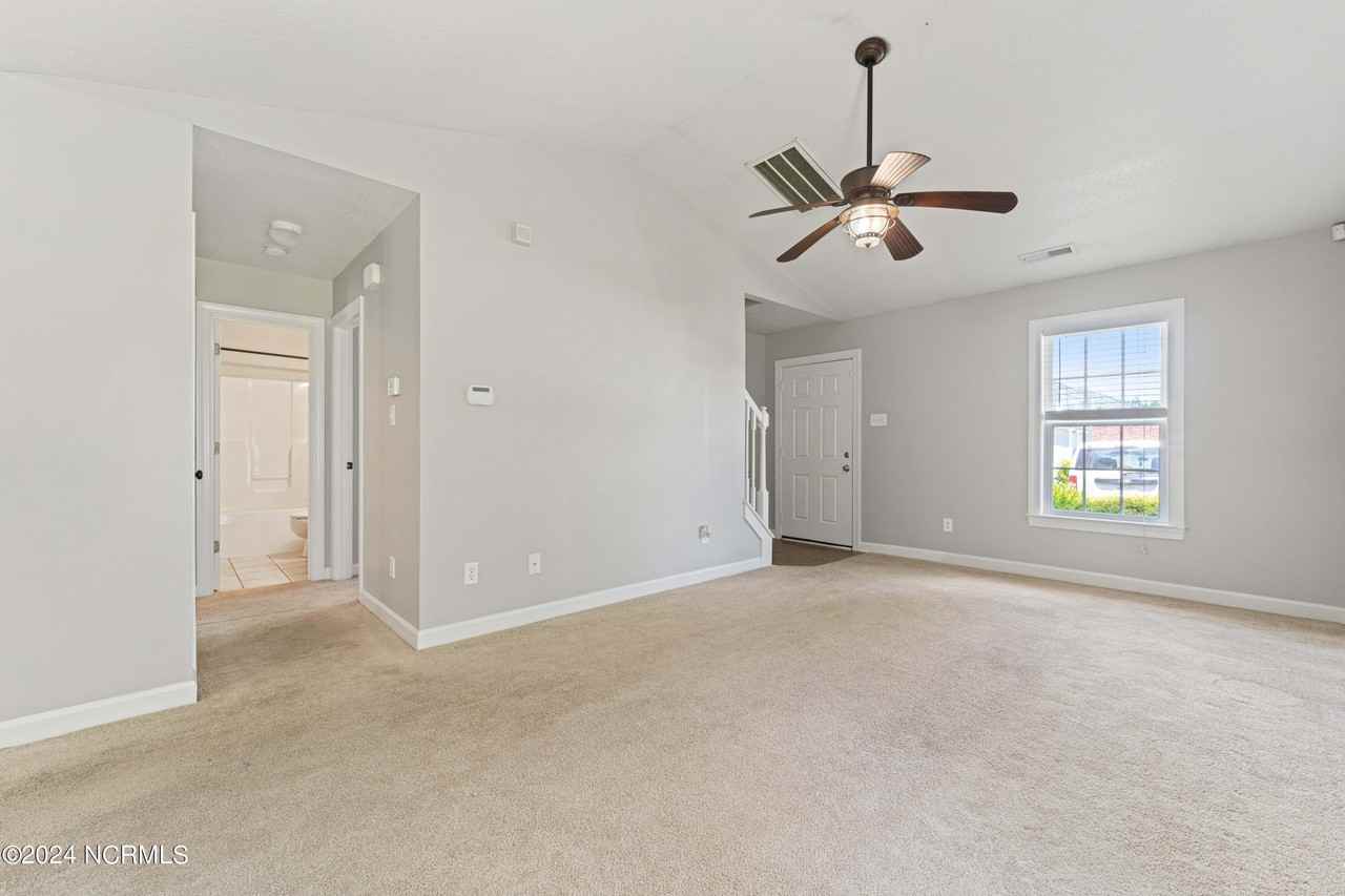 206 Streamwood Dr - Photo 3 of 15