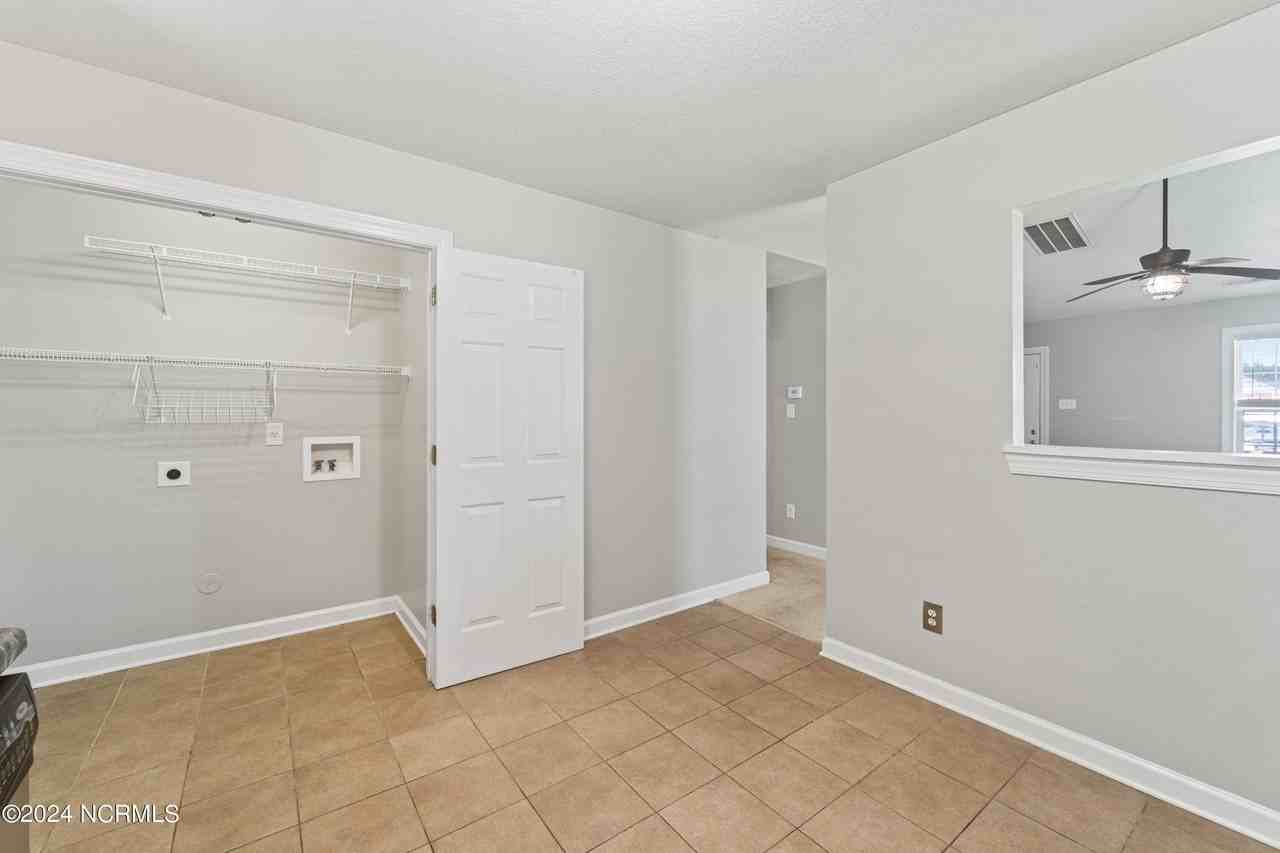 206 Streamwood Dr - Photo 6 of 15
