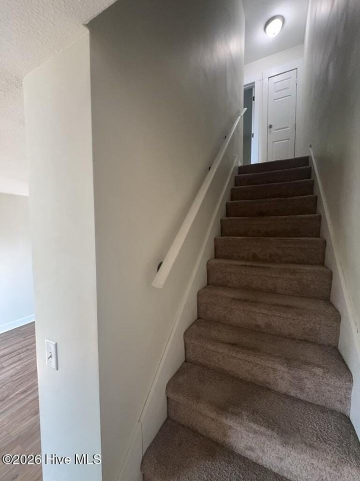 80 Balsam Rd - Photo 6 of 9