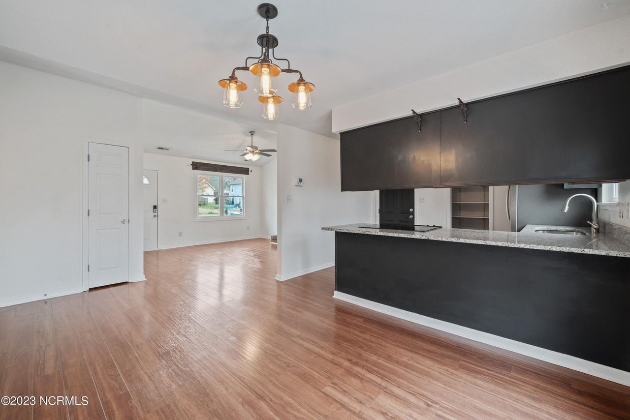 2654 Idlebrook Cir - Photo 5 of 20