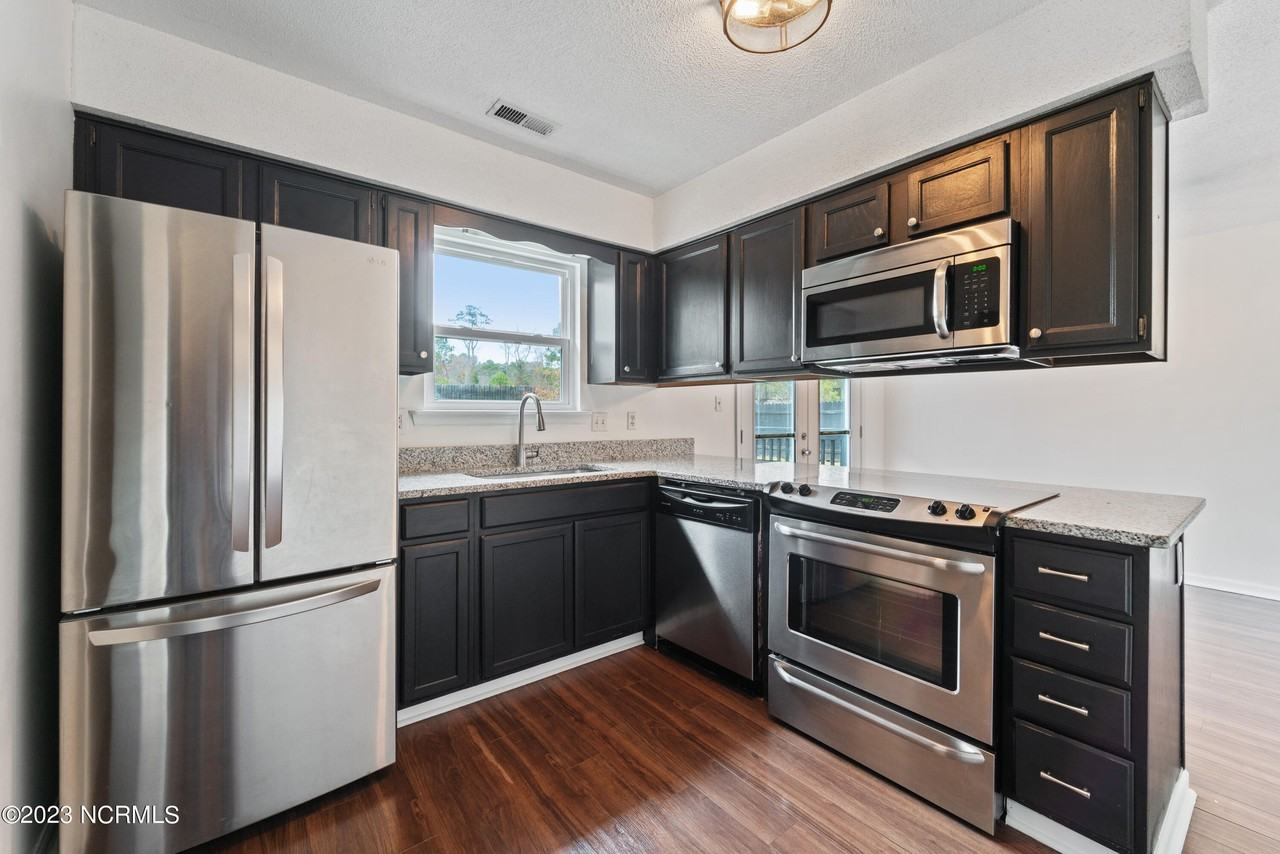 2654 Idlebrook Cir - Photo 7 of 20