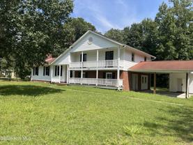 220 Edgewood Dr - Photo 1 of 1