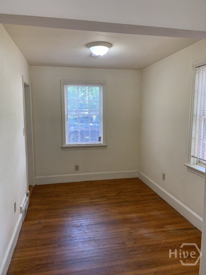 1451 S Milledge Ave - Photo 5 of 15