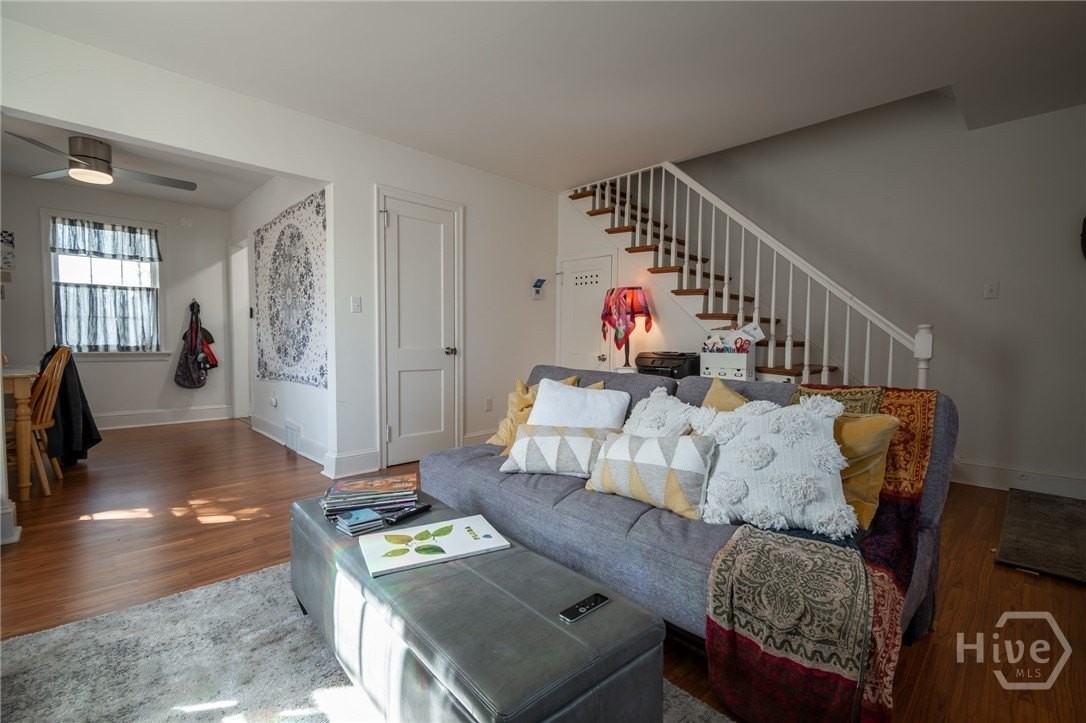130 University Dr - Photo 4 of 30
