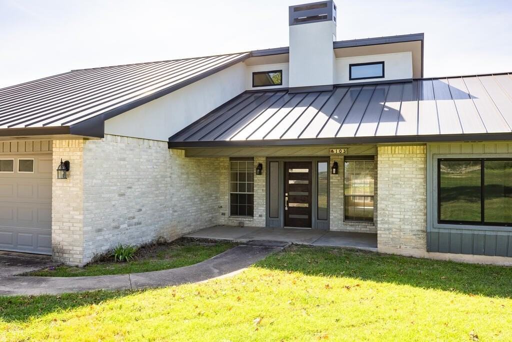 103 Crockett Dr - Photo 4 of 38