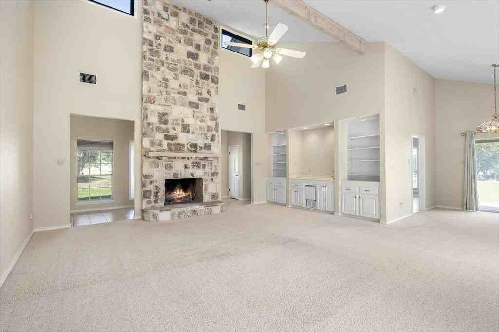103 Crockett Dr - Photo 7 of 38